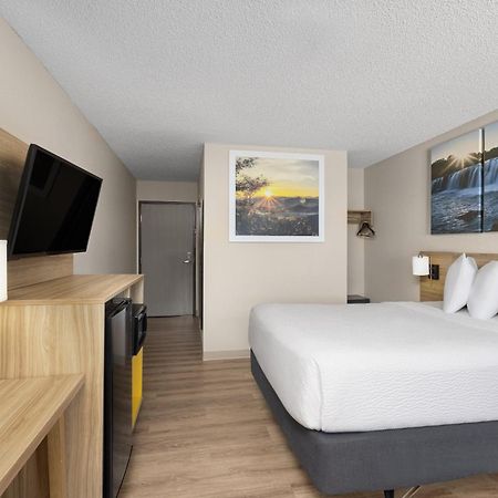 Days Inn By Wyndham Carthage Eksteriør billede