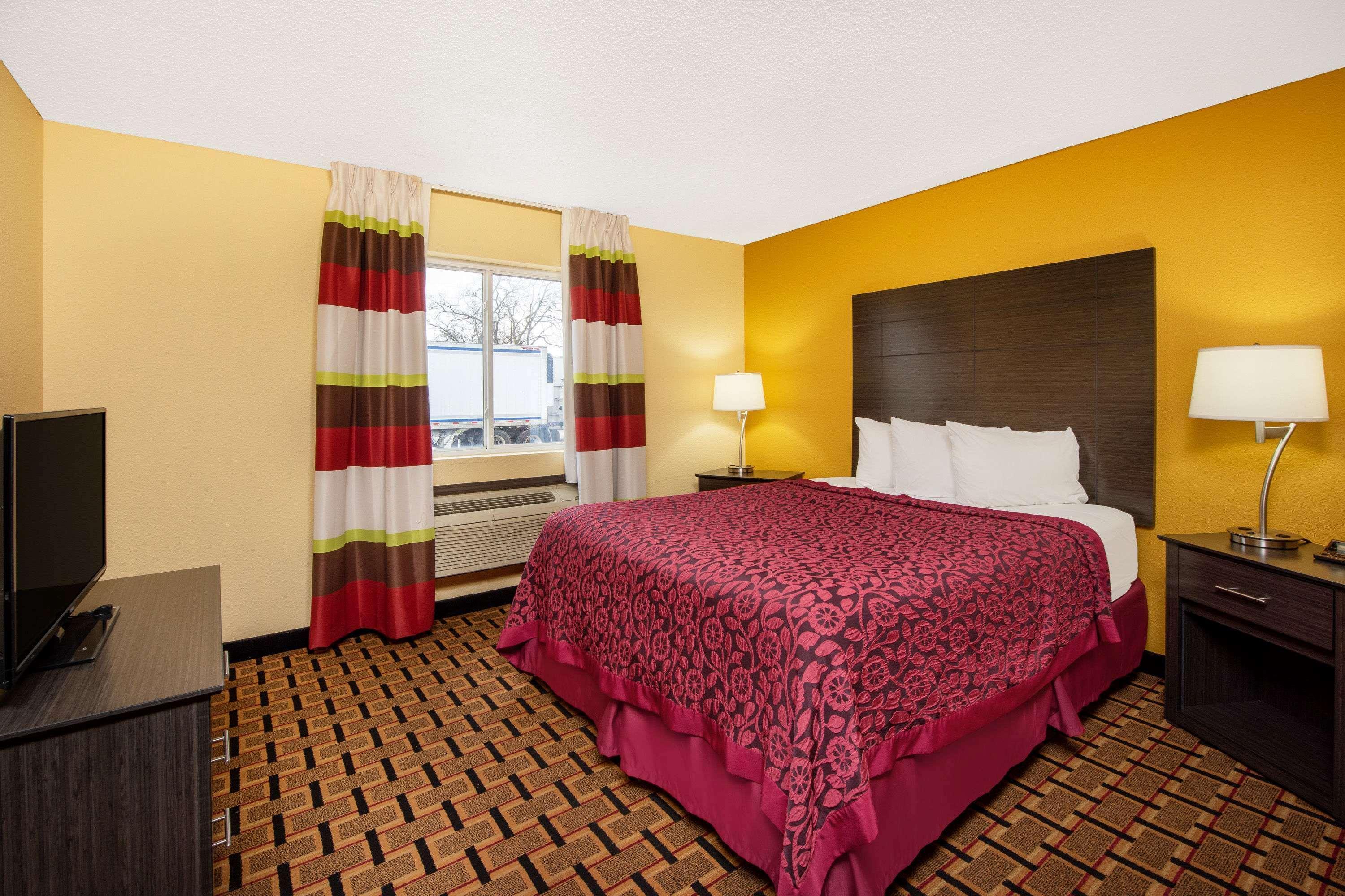 Days Inn By Wyndham Carthage Eksteriør billede