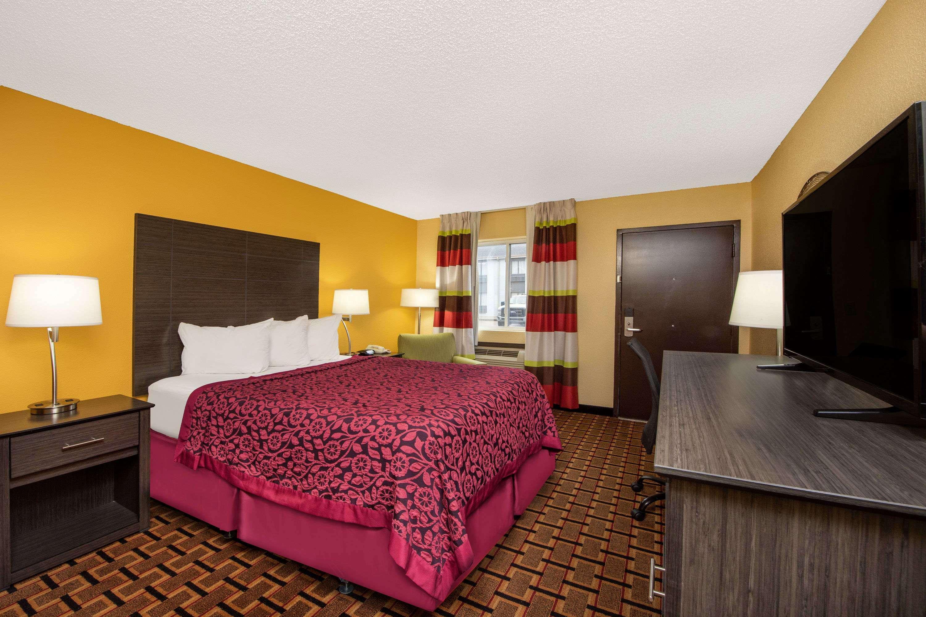 Days Inn By Wyndham Carthage Eksteriør billede