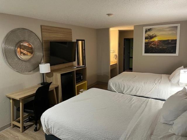 Days Inn By Wyndham Carthage Eksteriør billede