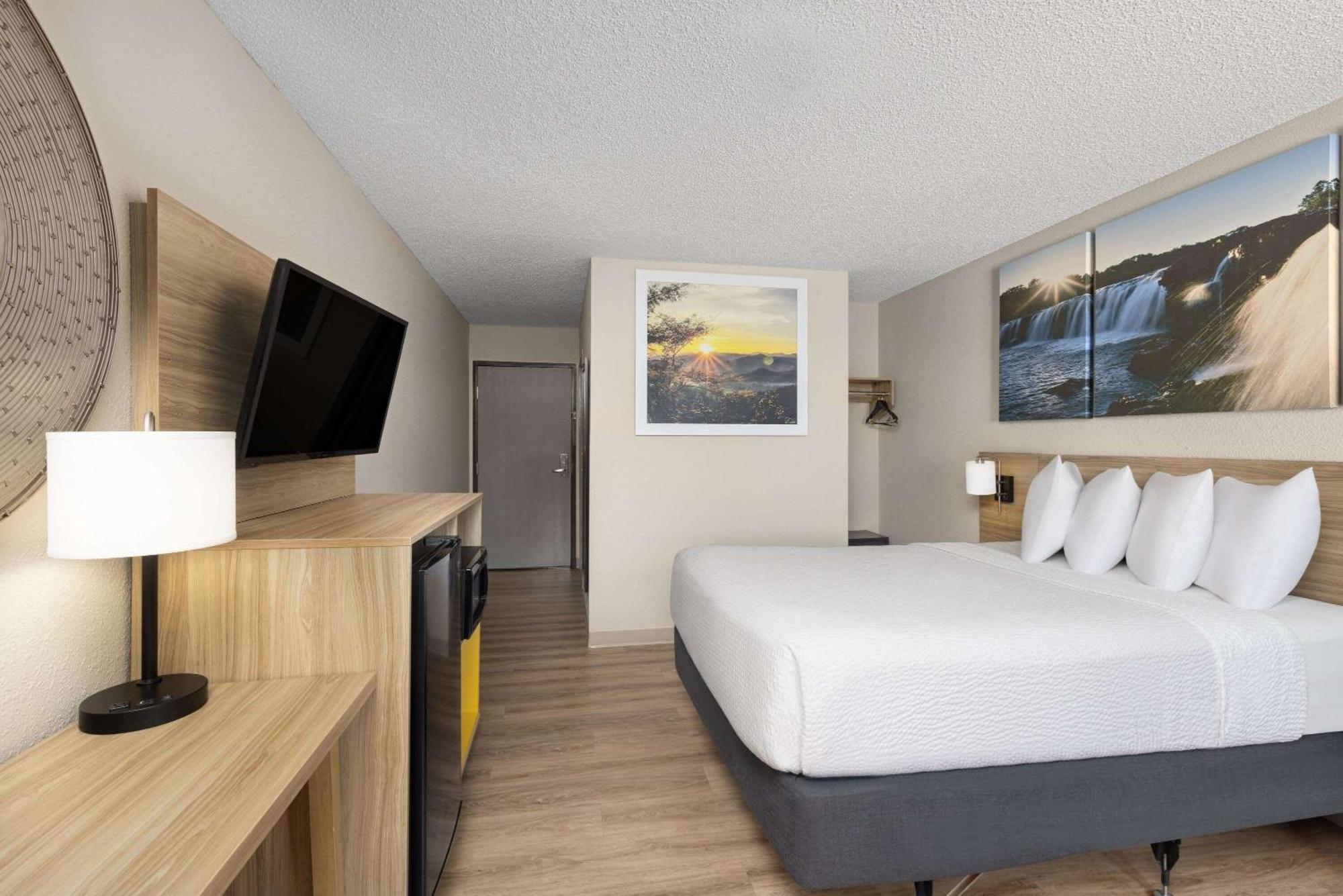 Days Inn By Wyndham Carthage Eksteriør billede